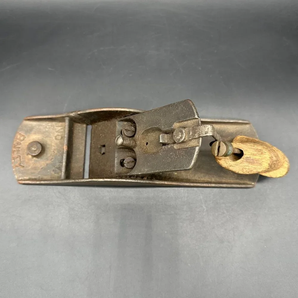 Antique Bailey No 4 Wood Plane Smoothing Hand Tool Manual Rustic 1910 READ - Picture 6 of 13